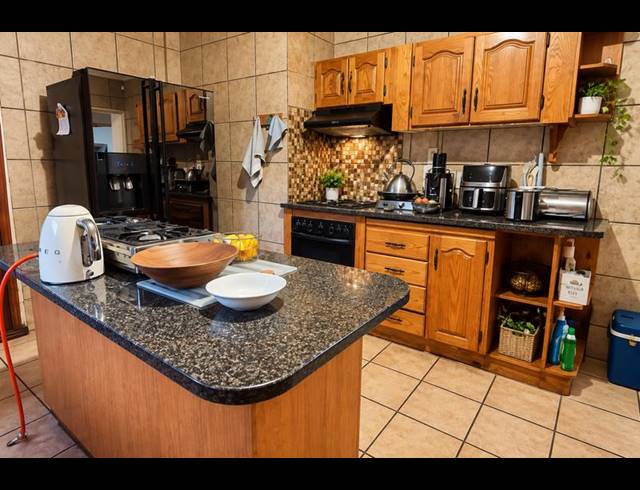 4 BEDROOM HOUSE FOR SALE IN THREE RIVERS